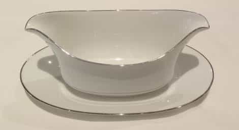 Gravy Boat, White/Silver